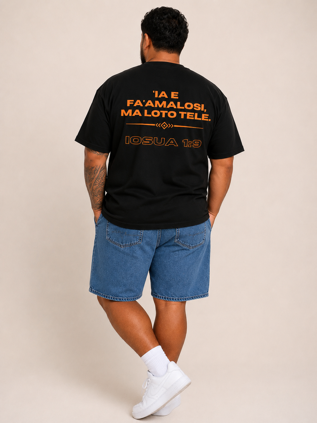 IOSUA 1:9 TEE - BLACK